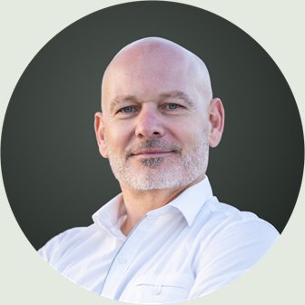 Headshot of Chris Thompson